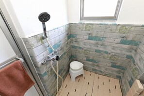 公寓, 1 间卧室 | 浴室 | 淋浴设施、免费洗浴用品、吹风机、拖鞋