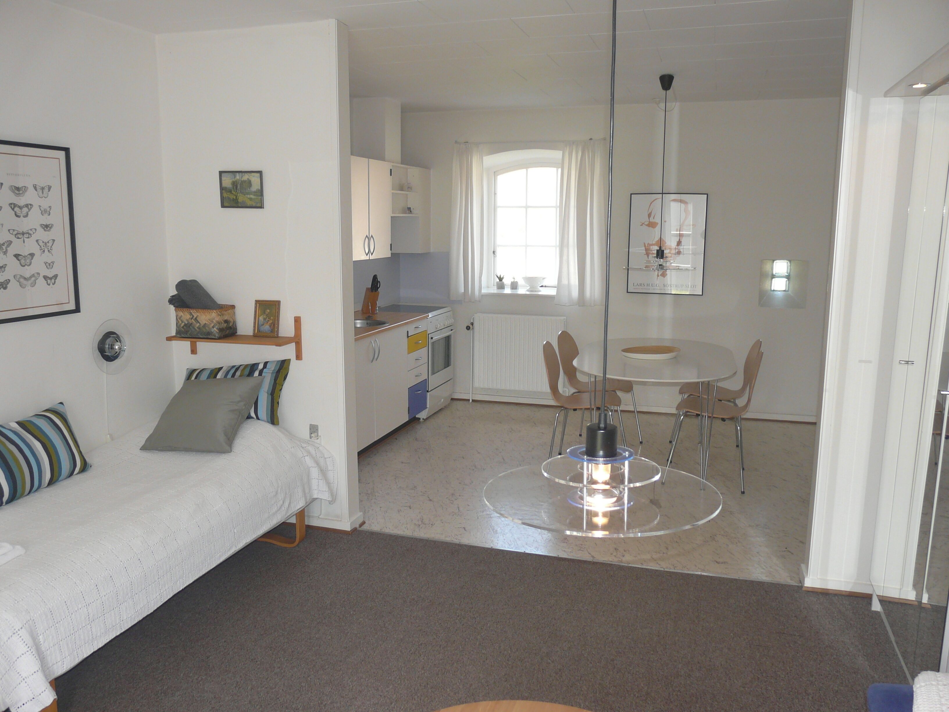 basic apartment, 2 bedrooms | free wifi, bed sheets