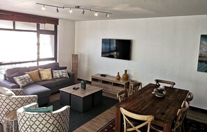 Family Apartment | Living room