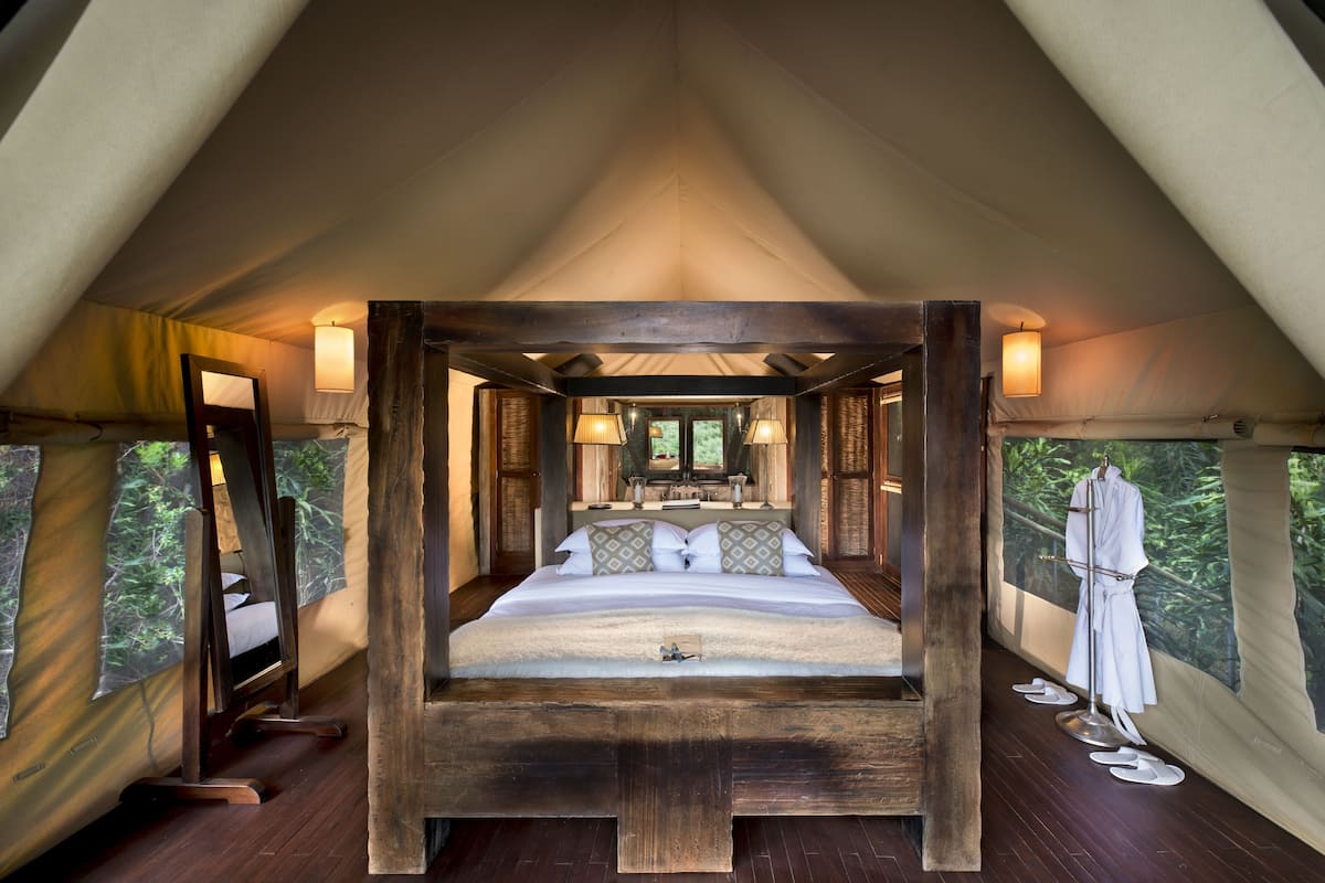 Quarto | Roupas de cama premium, frigobar, cofres nos quartos, escrivaninha