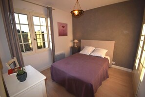 3 bedrooms, iron/ironing board, travel cot, WiFi