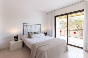 1 dormitorio, tabla de planchar con plancha, wifi gratis y ropa de cama