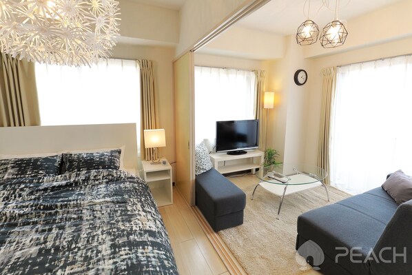 公寓, 2 间卧室 | 起居区 | 电视