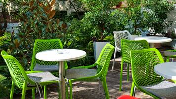 Bar (en el alojamiento)