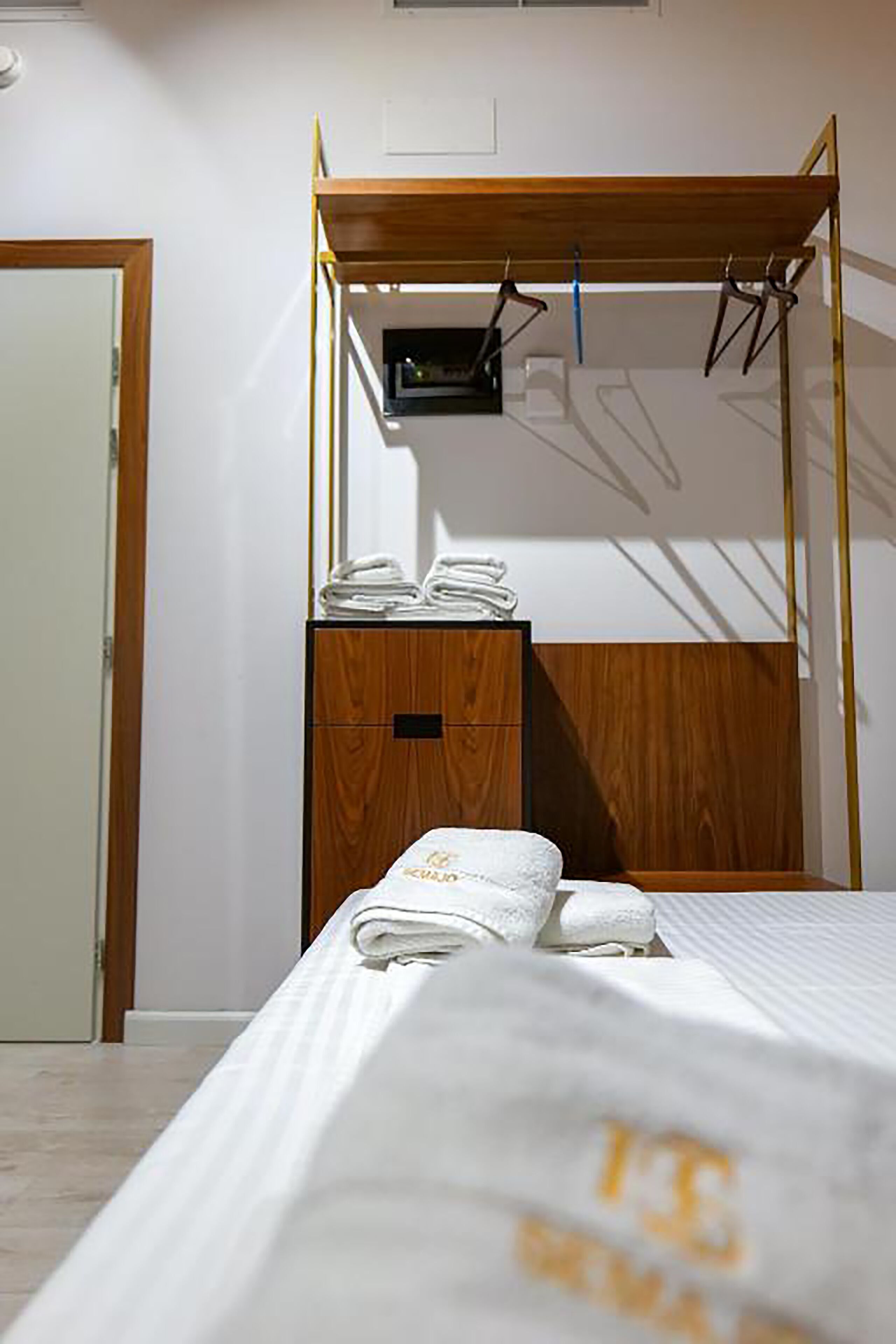 Minibar, coffre-fort, bureau, rideaux d’obscurcissement