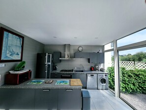 Unclassified image, 4 of 10, button - "Le Macareux" Vacation Rental & Chalet: Lush, Green Setting—Beach Within Walking Distance (Trévou-Tréguignec)