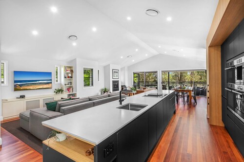 The Arthouse - Indulge in comfort, convenience, style and of course art... at The Arthouse