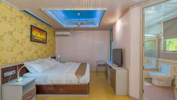 Superior Room | 2 bedrooms, memory-foam beds, free minibar items, in-room safe