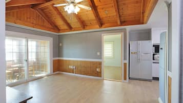 Family Room (Princess) | Living area | TV