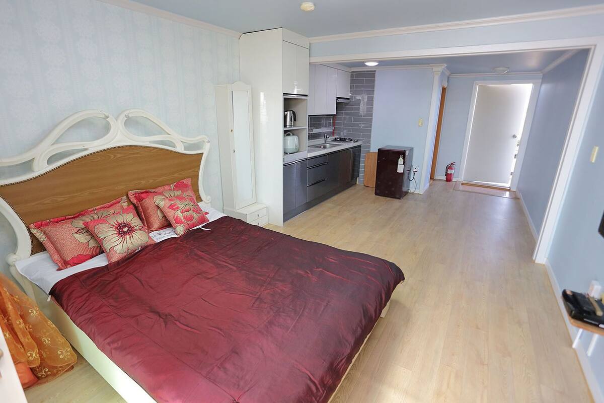 1 bedroom, individually decorated, individually furnished, free WiFi