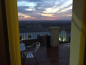 Chambre avec lits jumeaux | Terrasse/Patio