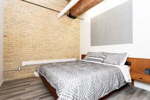 2 bedrooms, iron/ironing board, travel cot, free WiFi