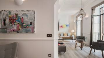 Literie de qualité supérieure, coffres-forts dans les chambres, bureau