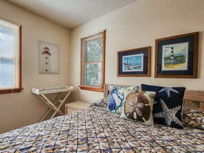 4 bedrooms, WiFi, bed sheets