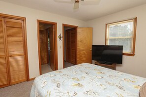 4 bedrooms, WiFi, bed sheets