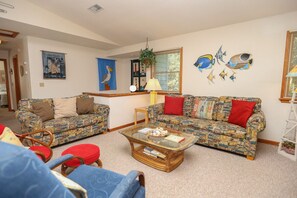 TV, peis, DVD-spiller og stereoanlegg