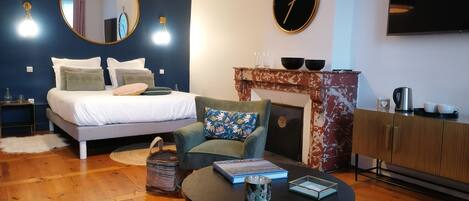 1 bedroom, Egyptian cotton sheets, premium bedding, Select Comfort beds