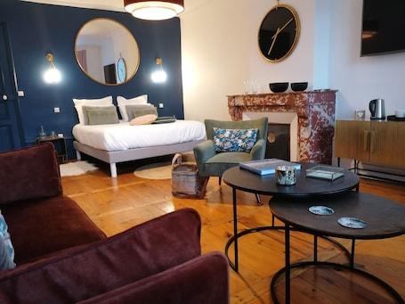 City Penthouse | 1 bedroom, Egyptian cotton sheets, premium bedding, Select Comfort beds
