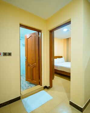 40 bedrooms, iron/ironing board, WiFi, bed sheets