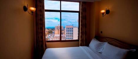 40 chambres, fer et planche à repasser, Wi-Fi, draps fournis