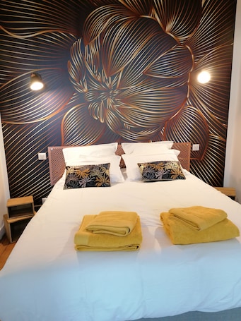 Deluxe Double Room | Free WiFi, bed sheets