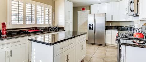 Fridge, microwave, stovetop, dishwasher