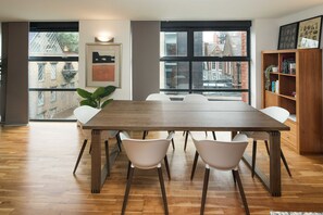 Apartment (2 Bedrooms) | Dining room - Broadband 2BD City Flat Farringdon Expedia (London)
