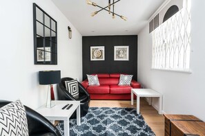 TV - Fantastic 2BD Mews House - Heart of Paddington (London)