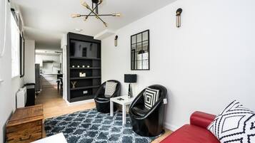 2 bedrooms, iron/ironing board, bed sheets