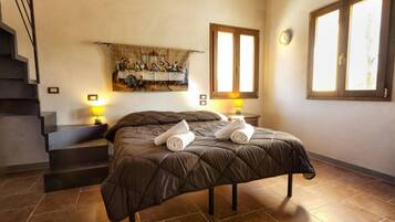 17 bedrooms, iron/ironing board, WiFi, bed sheets