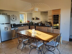 Dining - Gordes - Luberon - Provence: Superb air-conditioned villa, heated swimming pool, quiet (Gordes)