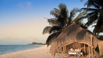 Private beach, white sand, sun-loungers, beach towels