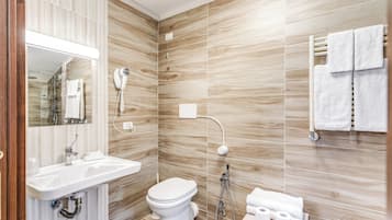 Superior Double Room | Bathroom | Shower, rainfall showerhead, free toiletries, hair dryer