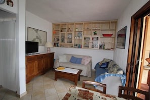 Departamento, 2 habitaciones | Área de sala de estar