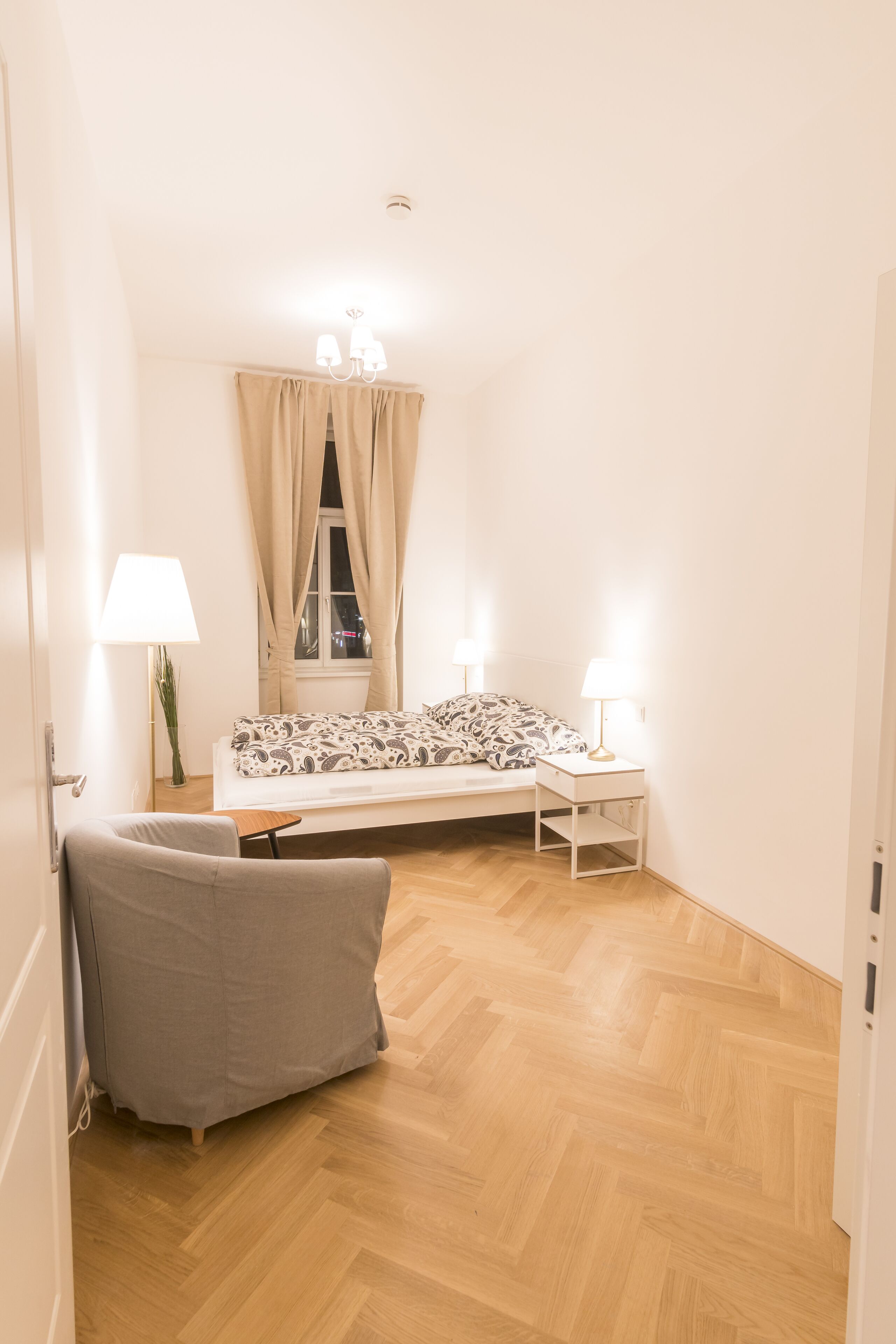 COSY FLAT/w. terrace near Naschmarkt and Centre