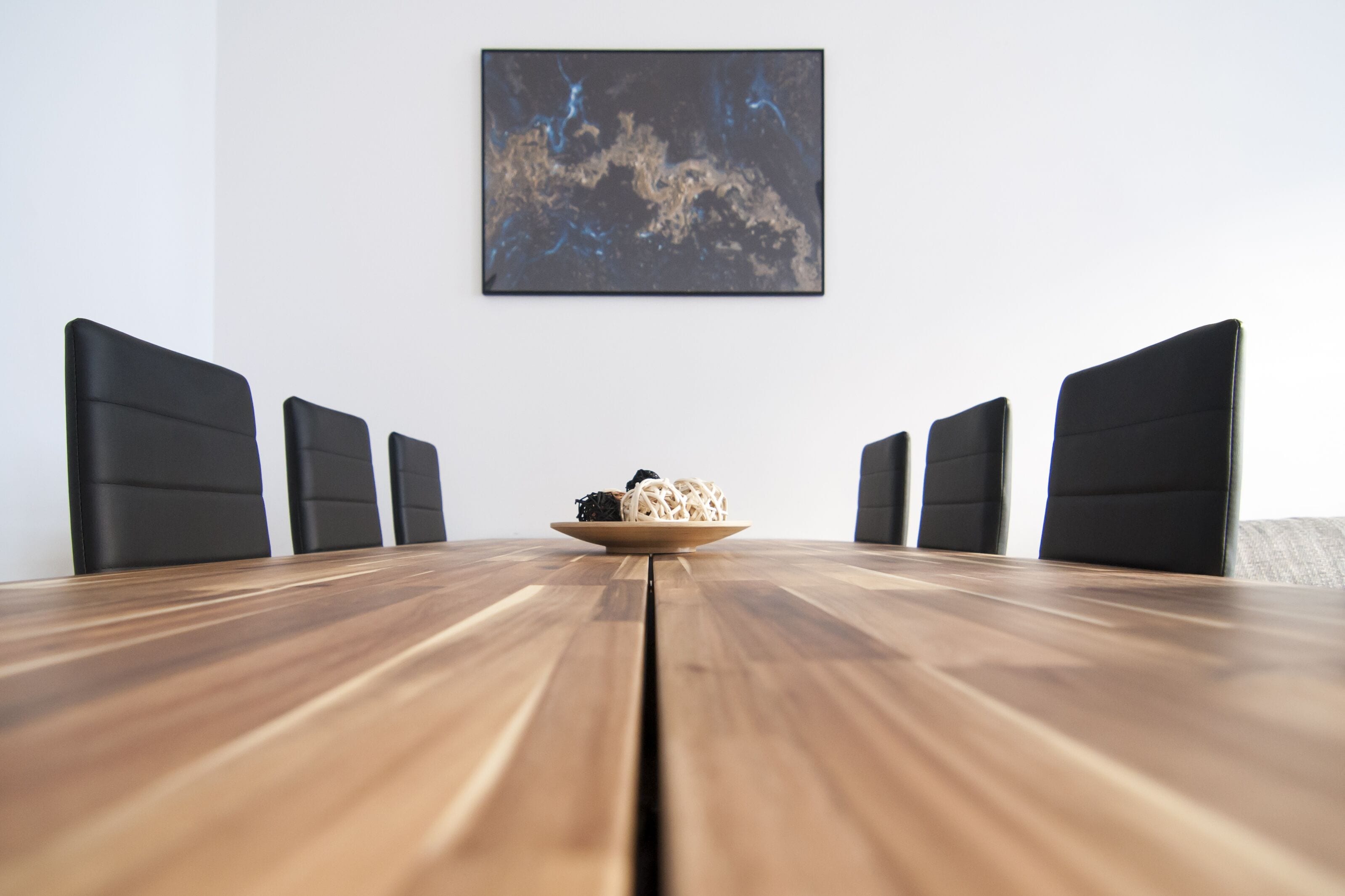 Gigantic City Apartment | Essbereich im Zimmer