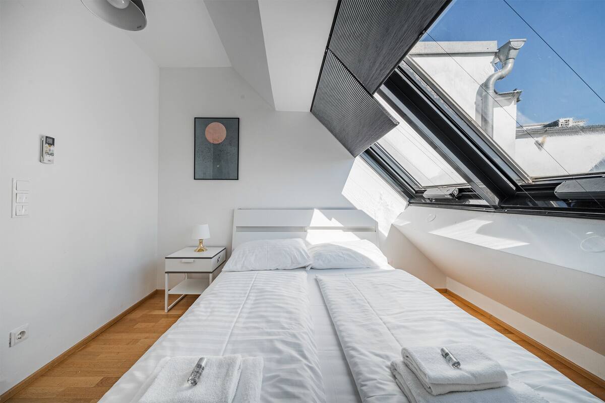 BRIGHT PENTHOUSE/w. terrace near Centre | 遮光窗帘、熨斗/熨衣板、免费 WiFi