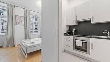 CHEERFUL APARTMENT next to Naschmarkt and Centre | Privékeuken | Een koelkast, een oven, een kookplaat, een vaatwasser