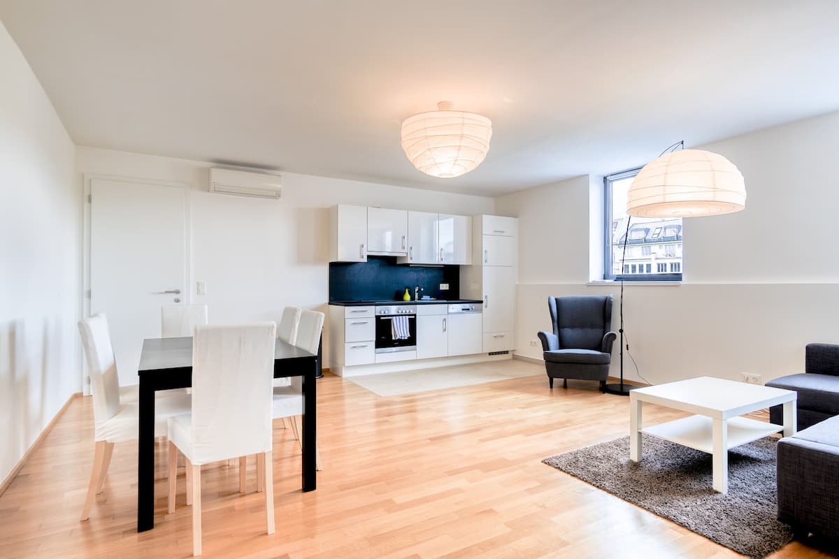 Bright and Light Apartment/w. balcony near centre | Living area