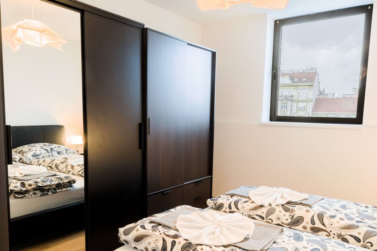 CHARMING PENTHOUSE next to Naschmarkt and Centre | 遮光窗帘、熨斗/熨衣板、免费 WiFi