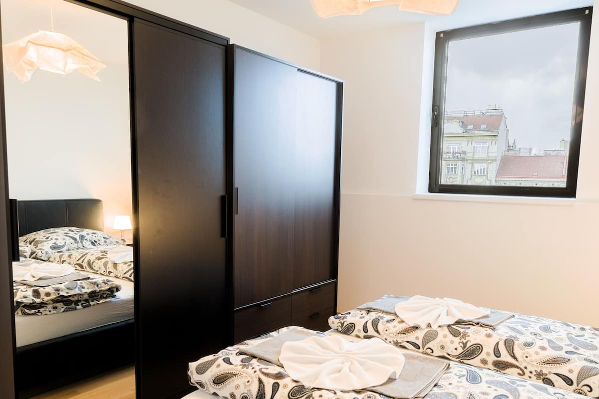 CHARMING PENTHOUSE next to Naschmarkt and Centre | Blackout drapes, iron/ironing board, free WiFi