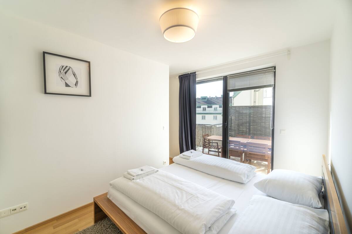 SUNNY FLAT/w. terrace near Naschmarkt and Centre | 遮光窗帘、熨斗/熨衣板、免费 WiFi