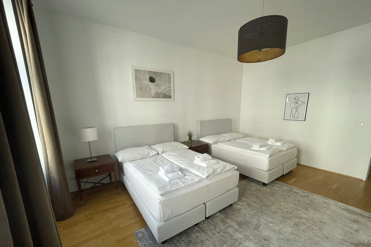 Gigantic City Apartment