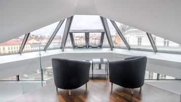 MODERN PENTHOUSE near Centre and Naschmarkt | 起居區