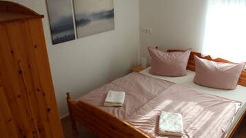 1 chambre, lit parapluie, Wi-Fi, draps fournis