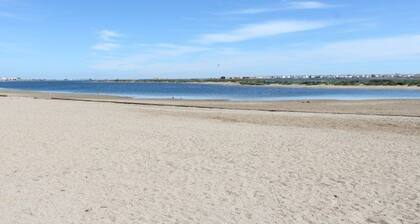 Cozy 3-Room Mezzanine House near Grazel Beach with Private Parking and Veranda