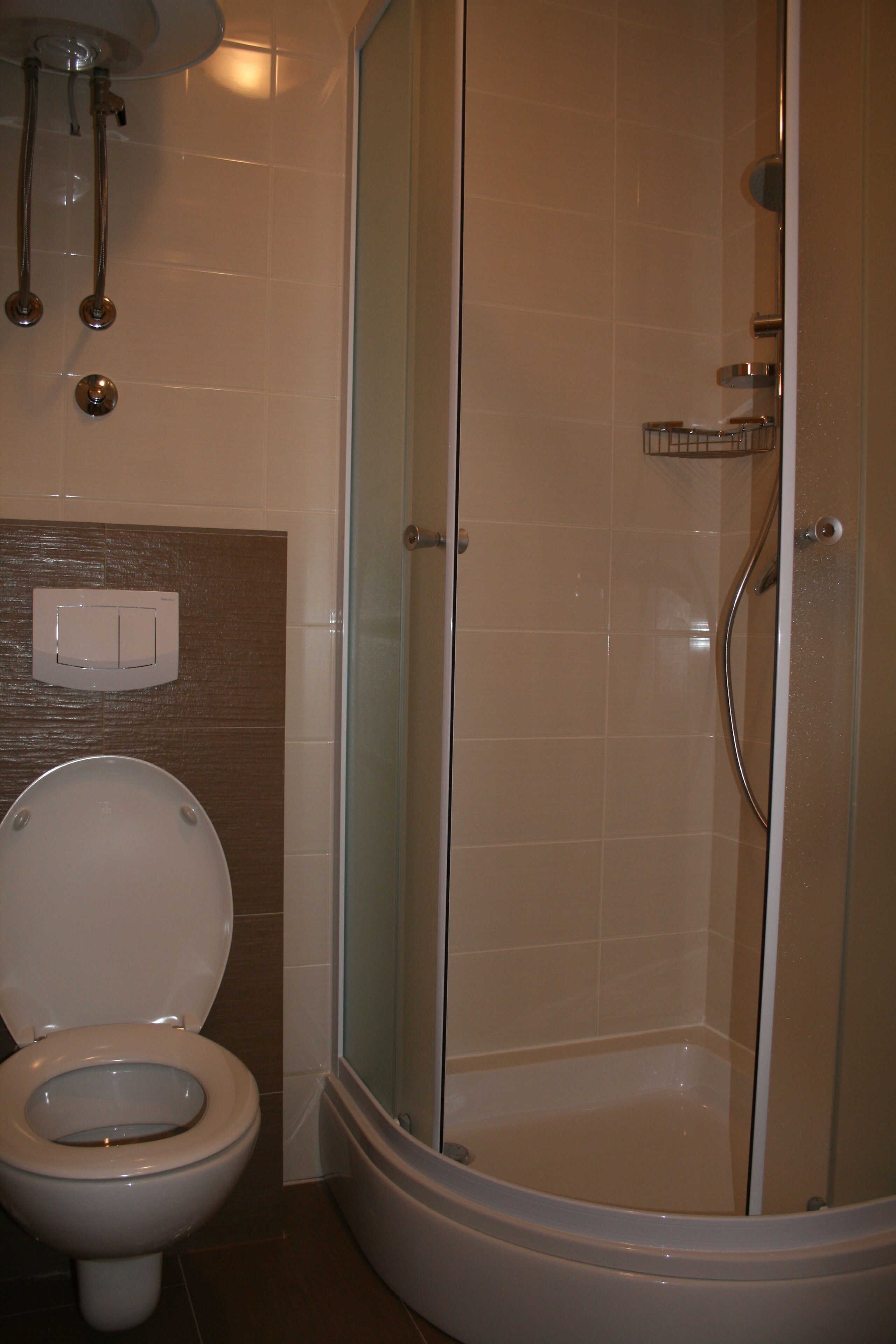 Apartment, 1 Bedroom | Bathroom | Shower, free toiletries, hair dryer, towels