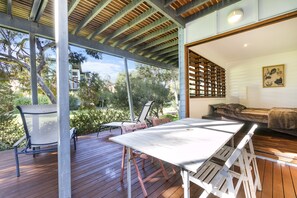 Outdoor dining - Villa 49 South Shores Resort, Normanville - great location! (Normanville)