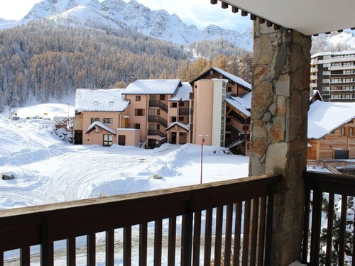 Cozy apartment for 6 with mezzanine and garage in Vars