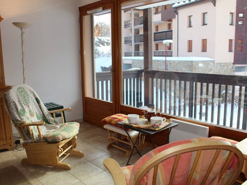 Cozy apartment for 6 with mezzanine and garage in Vars
